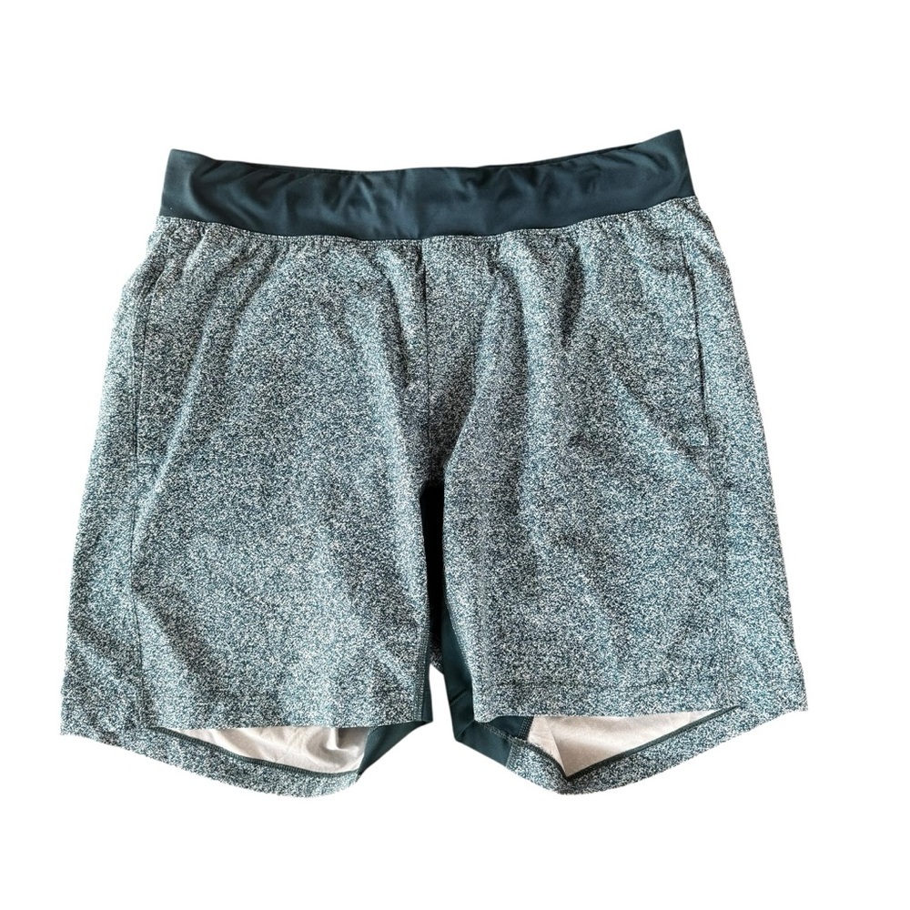 Lululemon T.H.E. Linerless Green Shorts Size Large